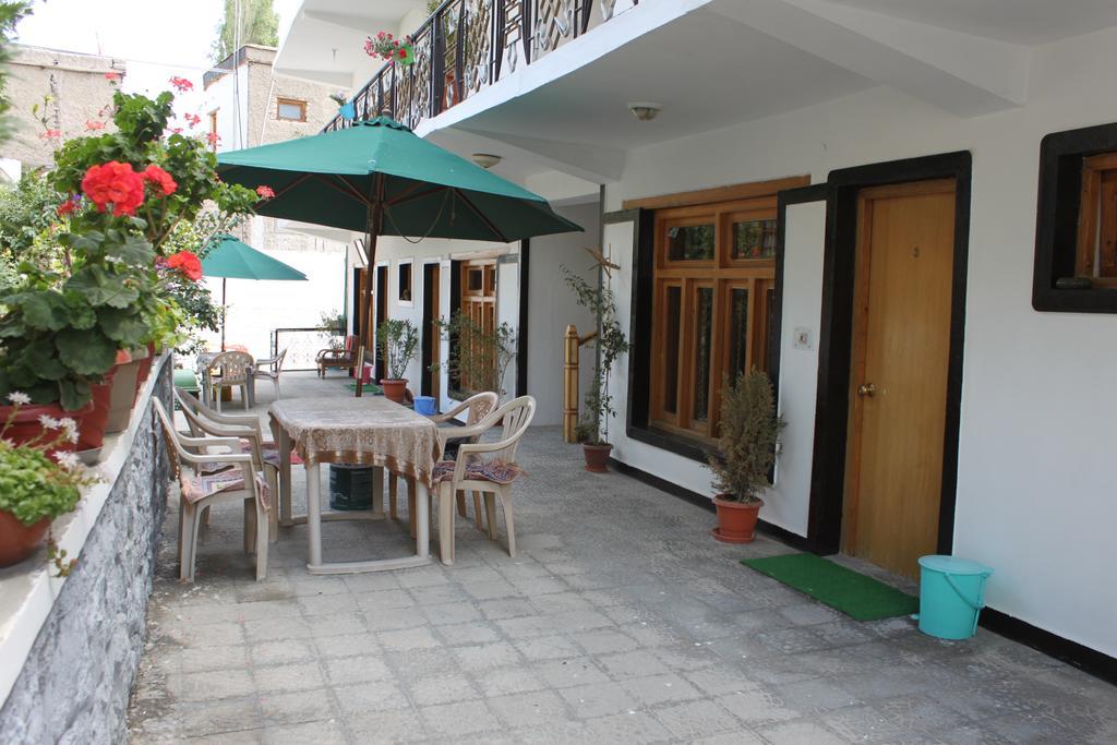 Hotel Travellers House Leh Exterior foto