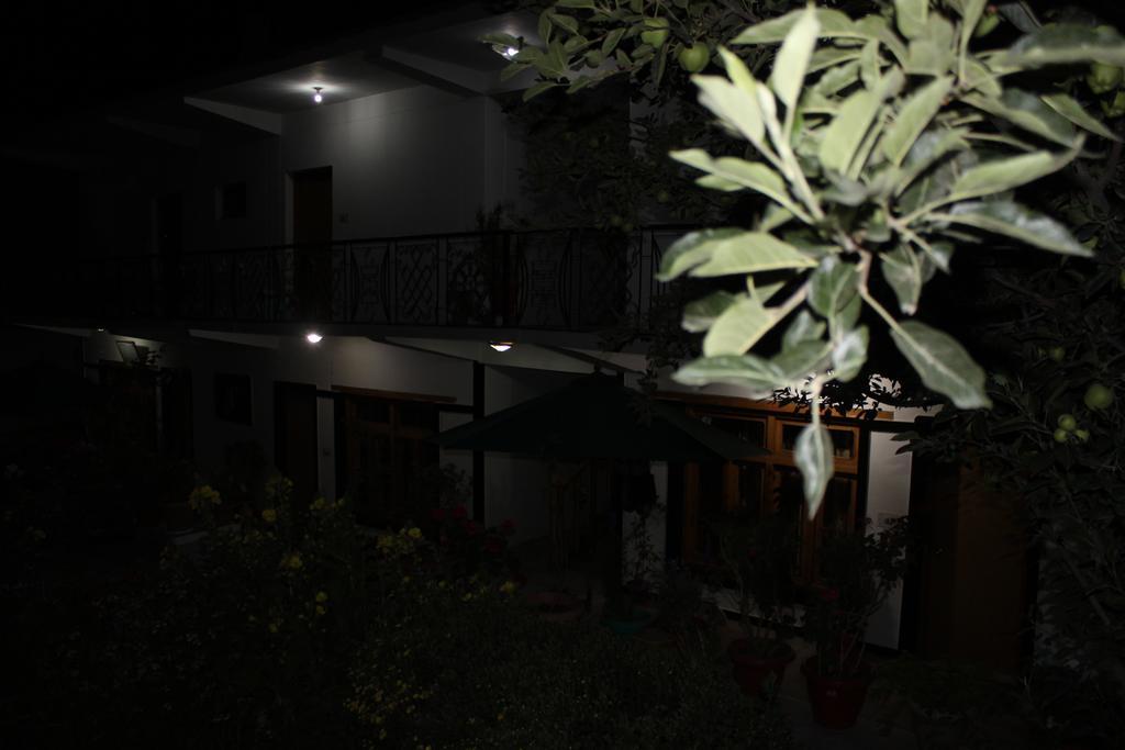 Hotel Travellers House Leh Exterior foto