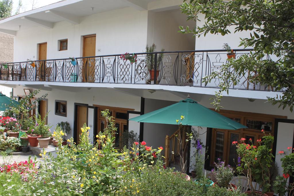 Hotel Travellers House Leh Exterior foto