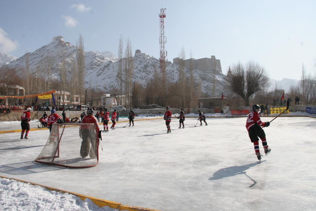 Hotel Travellers House Leh Exterior foto